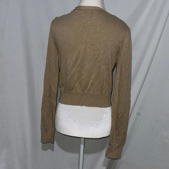Old Navy Tan cropped Cardigan Sweater size medium - Picture 2 of 4